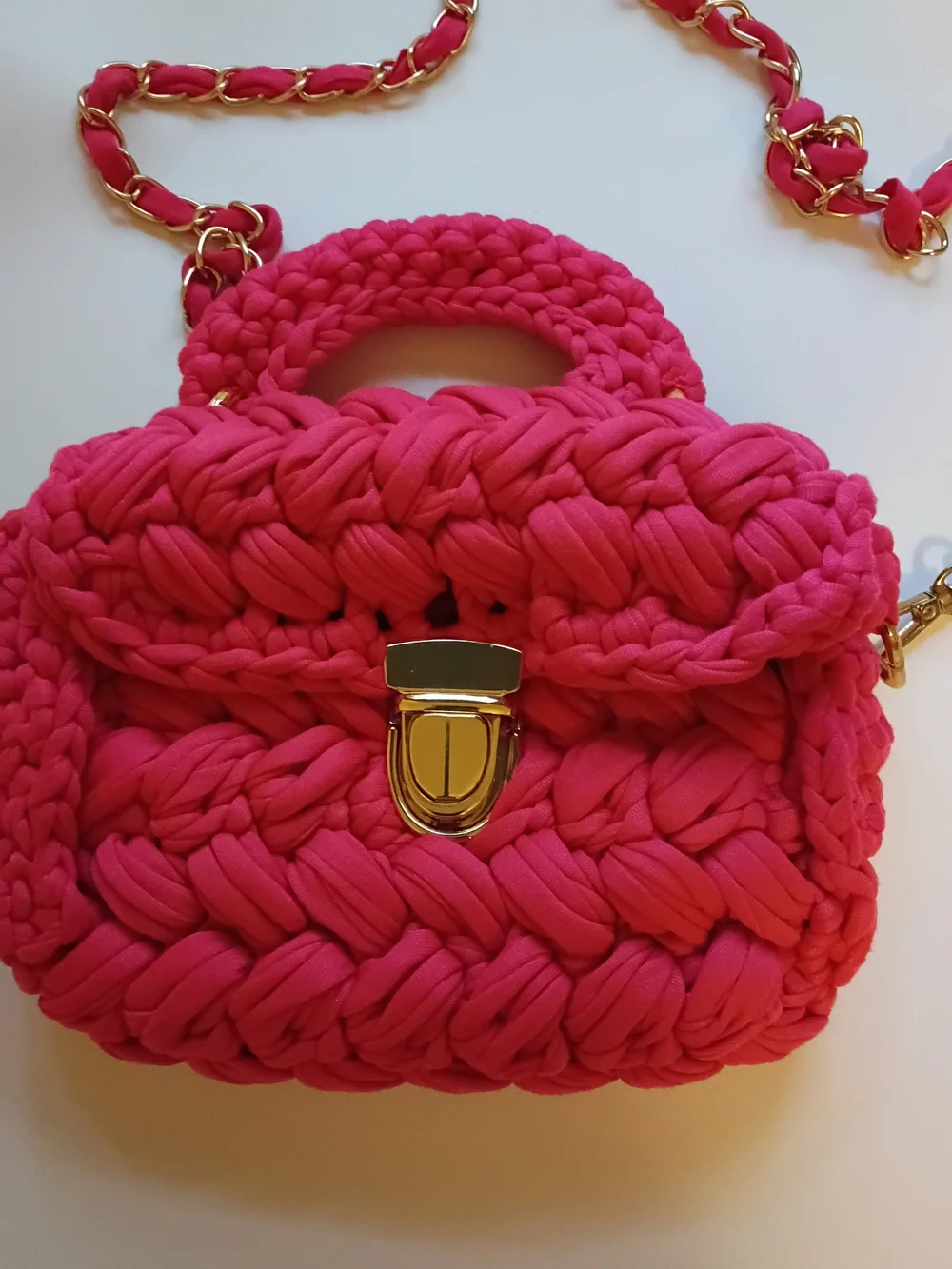 Handwoven Pink Crochet Crossbody Bag with Gold-Trim Chain